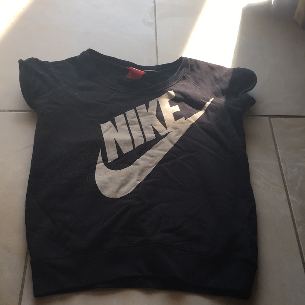 NIKE